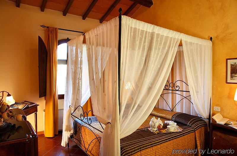 فندق Borgo Tre Rose Valiano الغرفة الصورة