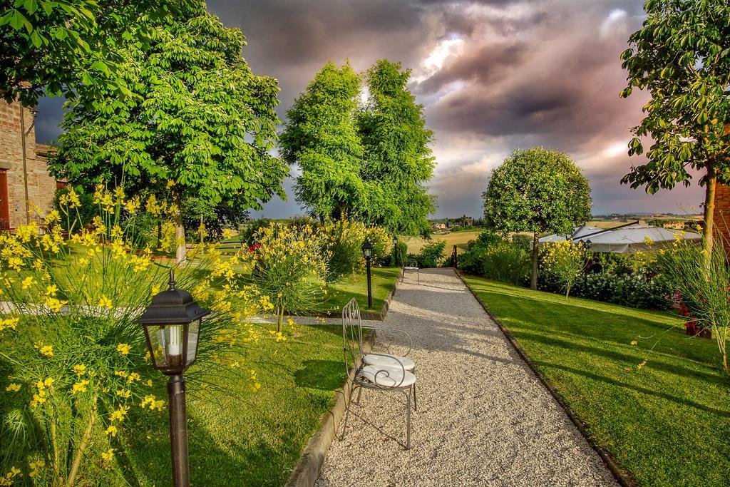 فندق Borgo Tre Rose Valiano المظهر الخارجي الصورة