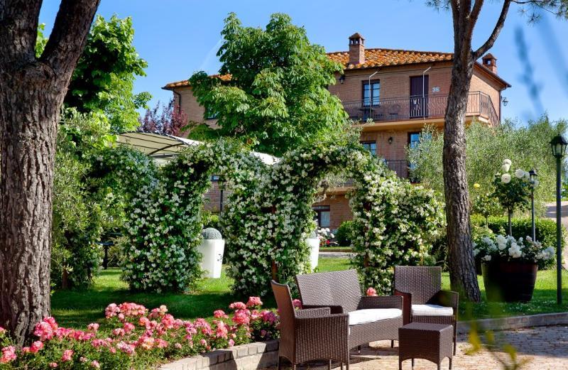فندق Borgo Tre Rose Valiano المظهر الخارجي الصورة